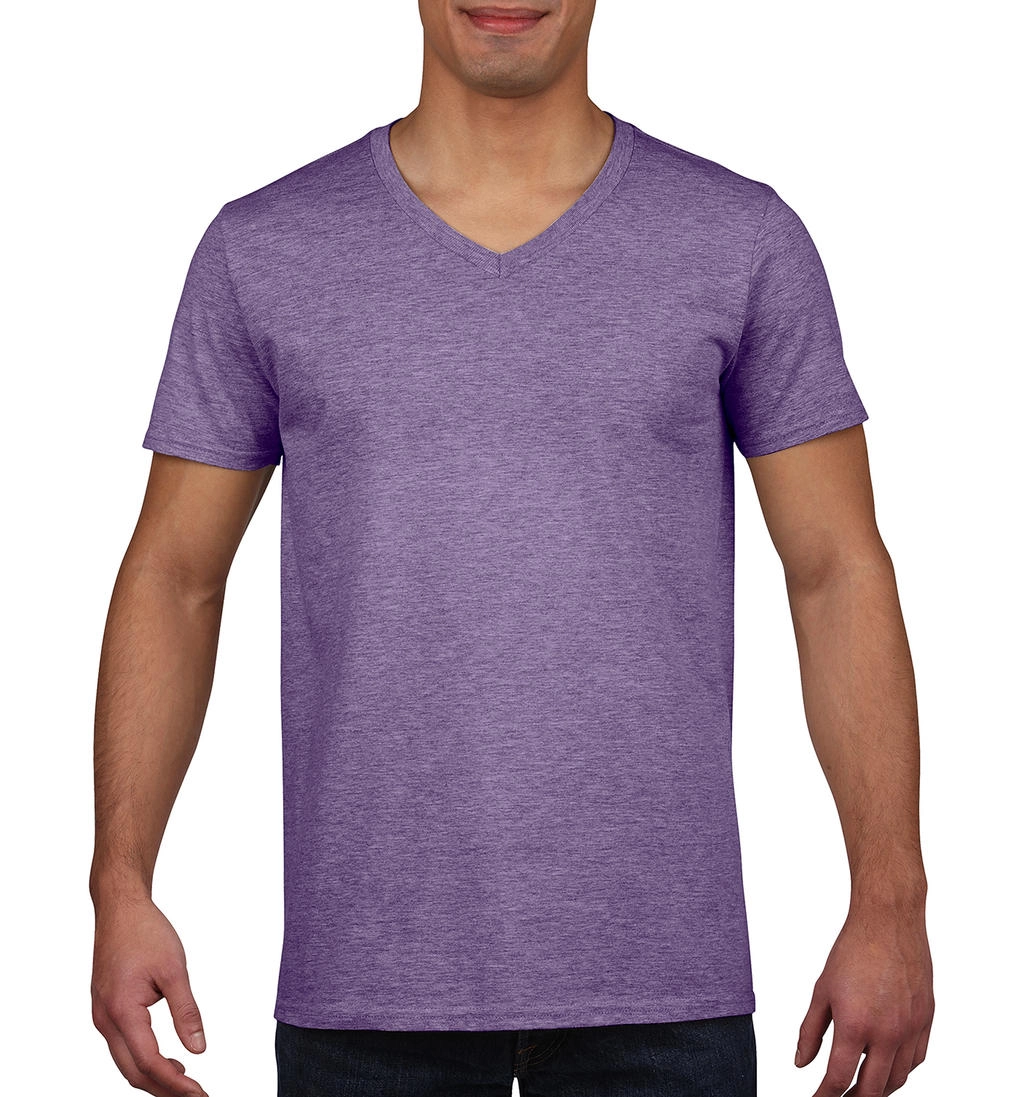 Gildan Mens Softstyle® V-Neck T-Shirt zum Besticken und Bedrucken in der Farbe Heather Purple mit Ihren Logo, Schriftzug oder Motiv.
