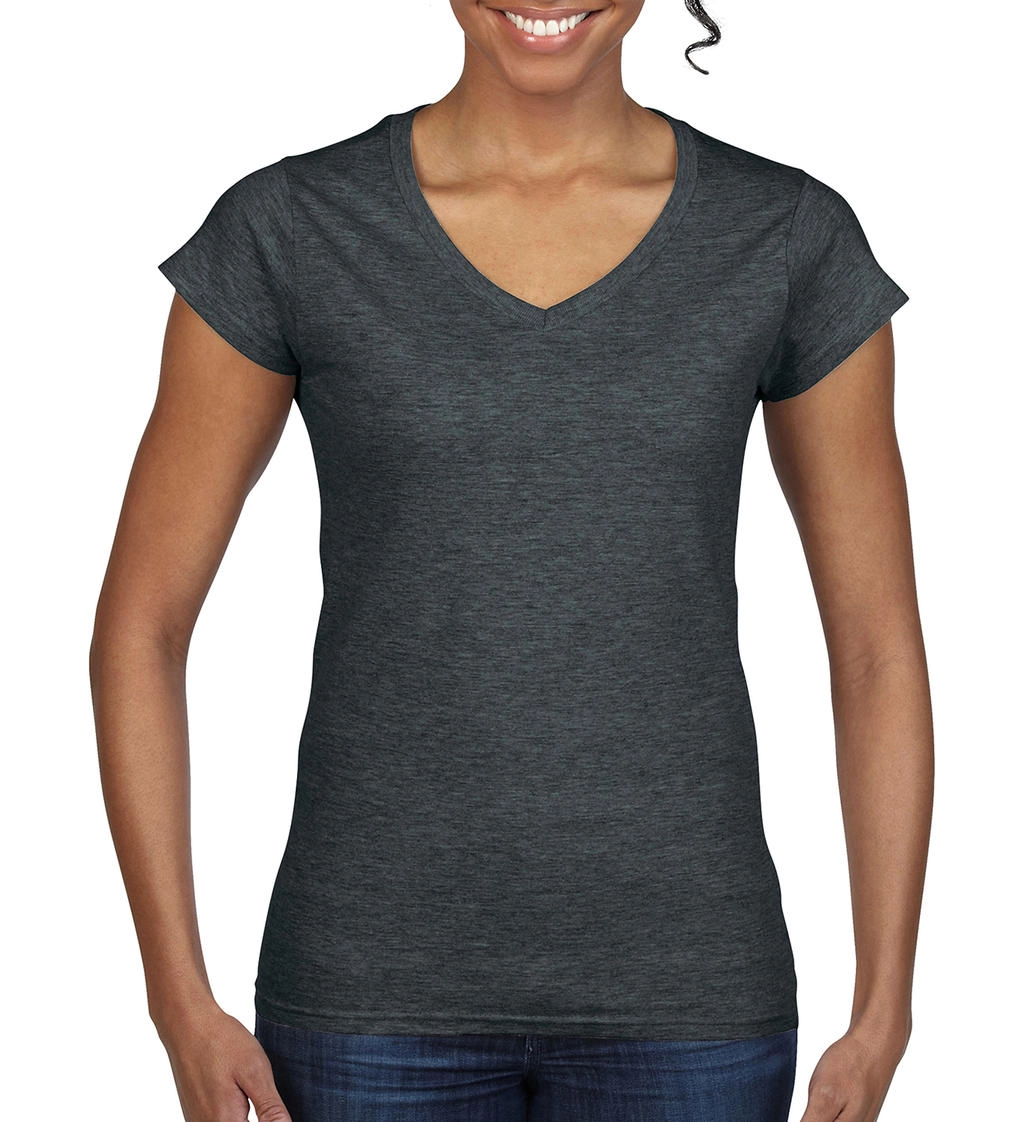 Ladies` Softstyle® V-Neck T-Shirt zum Besticken und Bedrucken in der Farbe Dark Heather mit Ihren Logo, Schriftzug oder Motiv.