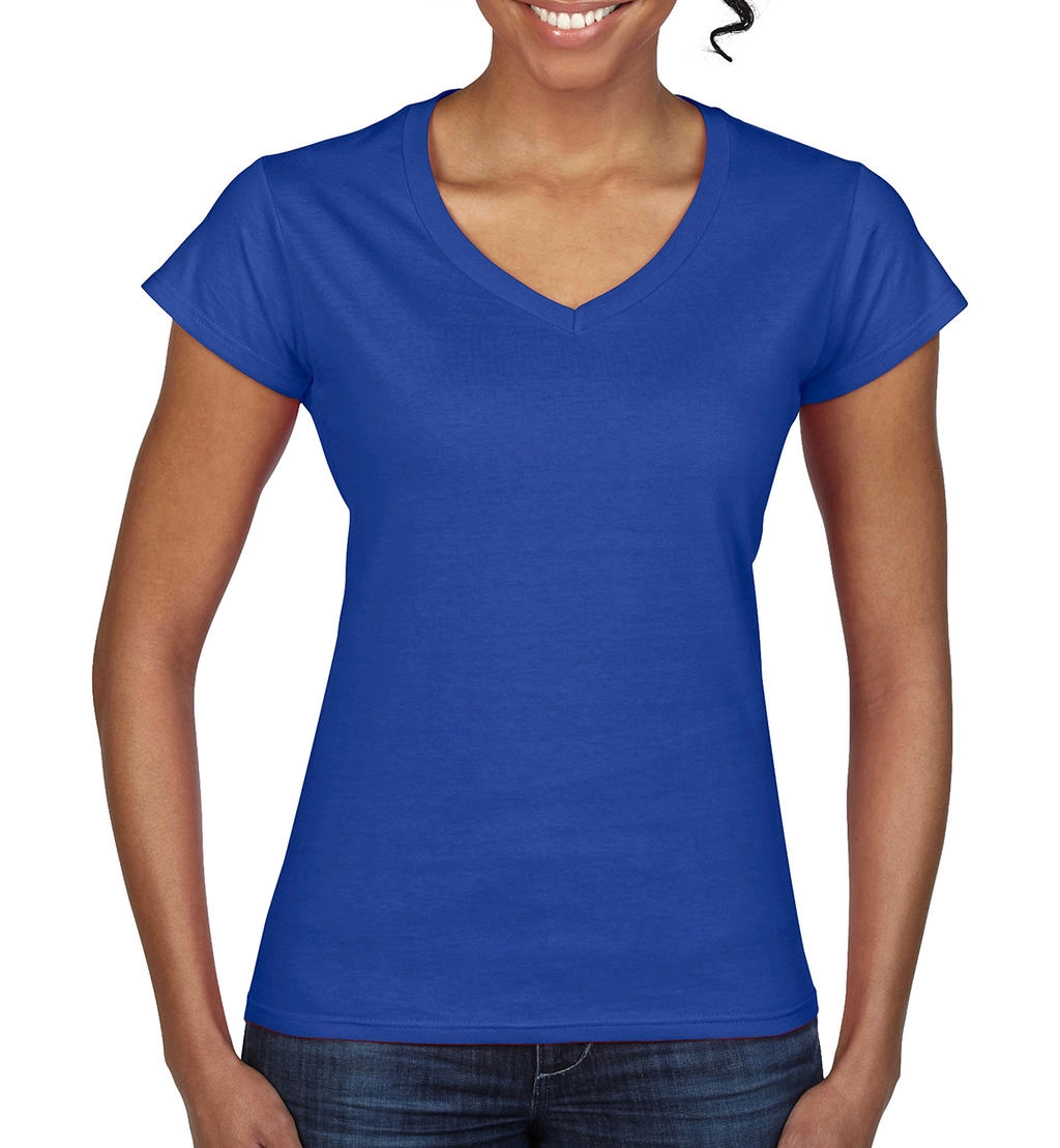 Ladies` Softstyle® V-Neck T-Shirt zum Besticken und Bedrucken in der Farbe Royal mit Ihren Logo, Schriftzug oder Motiv.