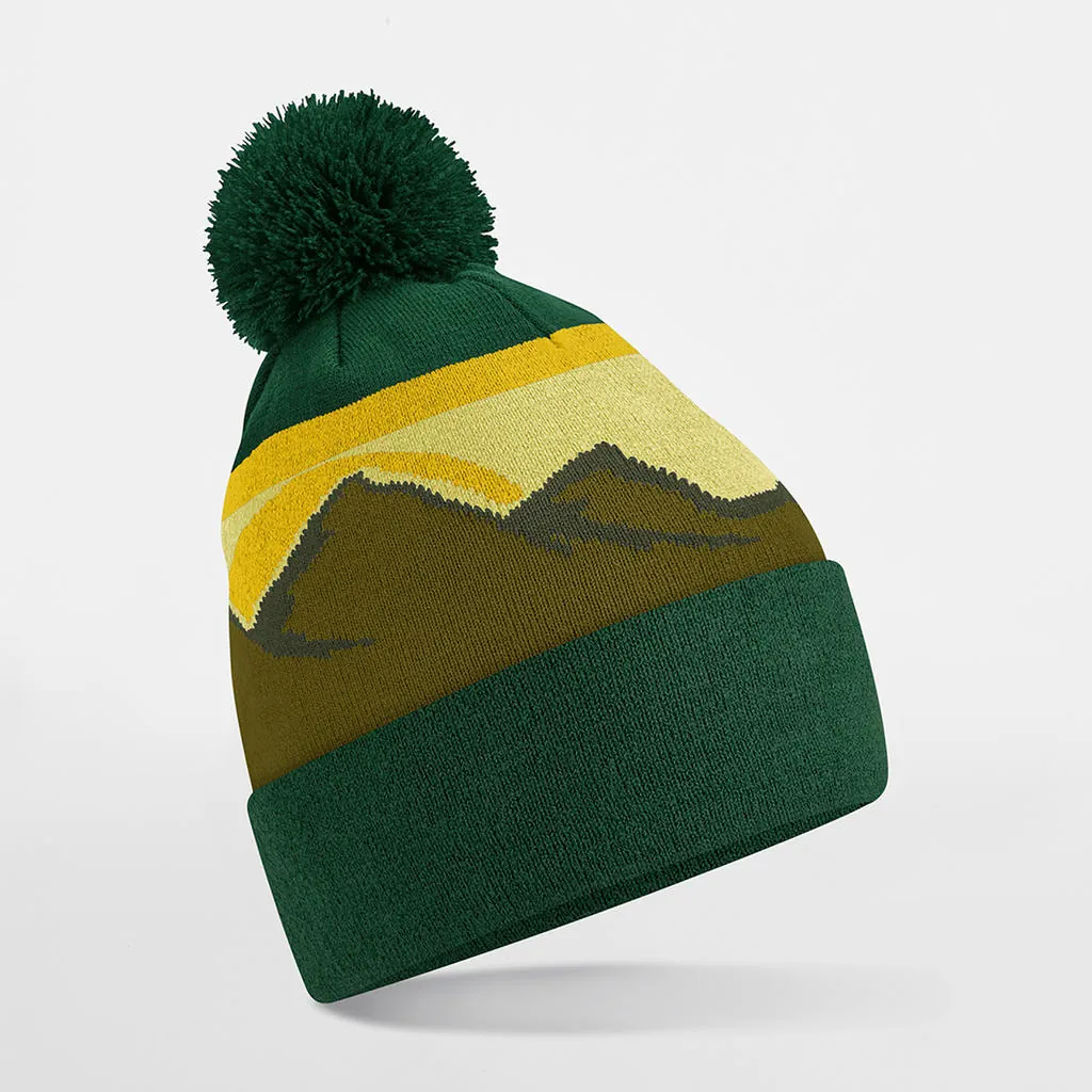 Mountain Peaks Pom Pom Beanie zum Besticken und Bedrucken in der Farbe Alpine Peaks mit Ihren Logo, Schriftzug oder Motiv.