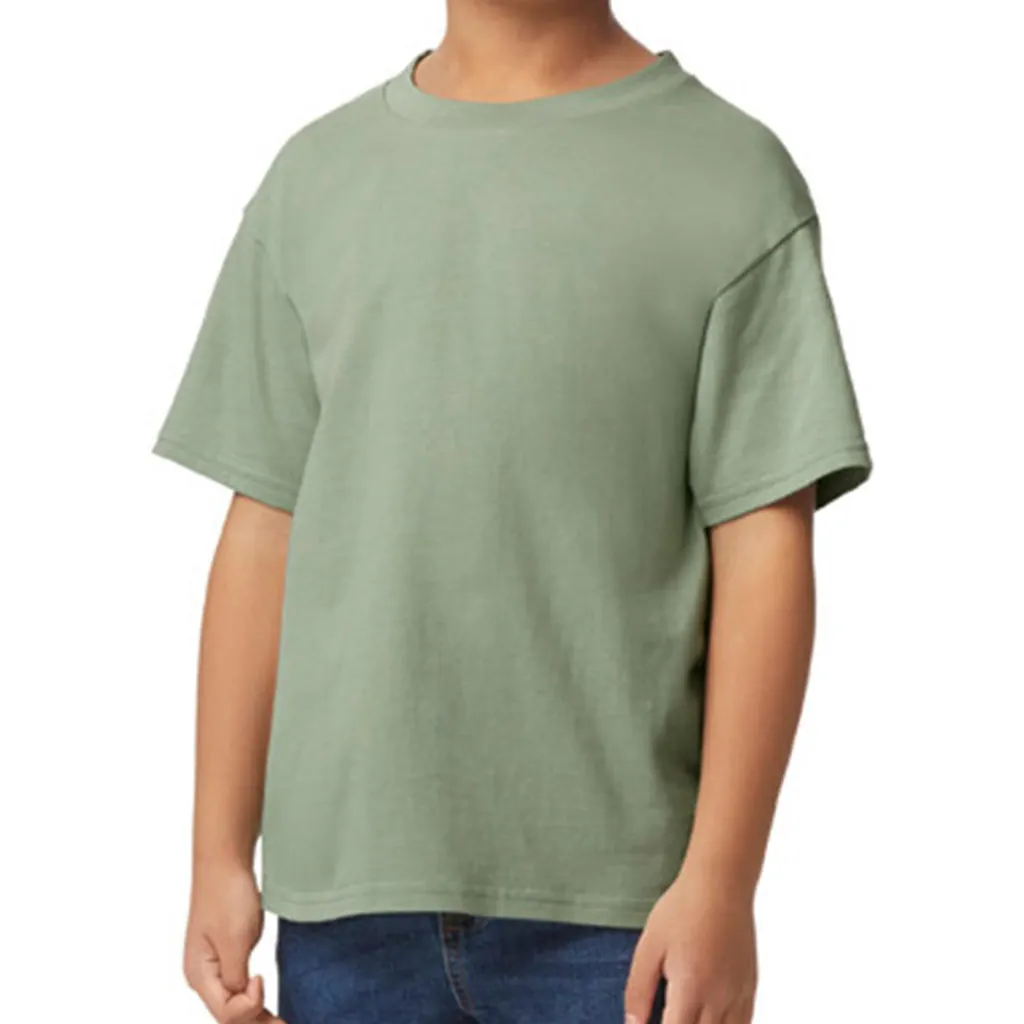 Softstyle Midweight Youth T-Shirt zum Besticken und Bedrucken in der Farbe Sage mit Ihren Logo, Schriftzug oder Motiv.