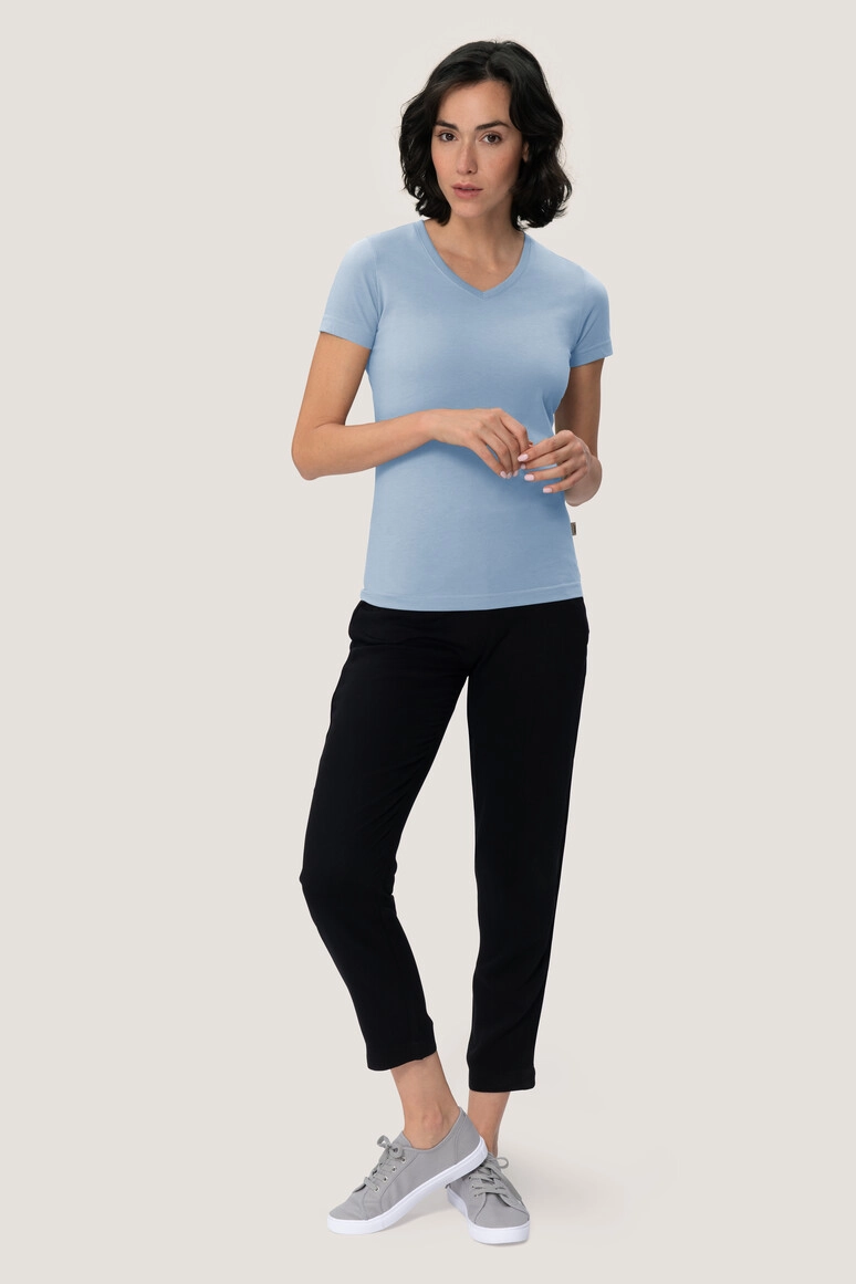 HAKRO Damen V-Shirt Mikralinar® zum Besticken und Bedrucken in der Farbe Eisblau mit Ihren Logo, Schriftzug oder Motiv.