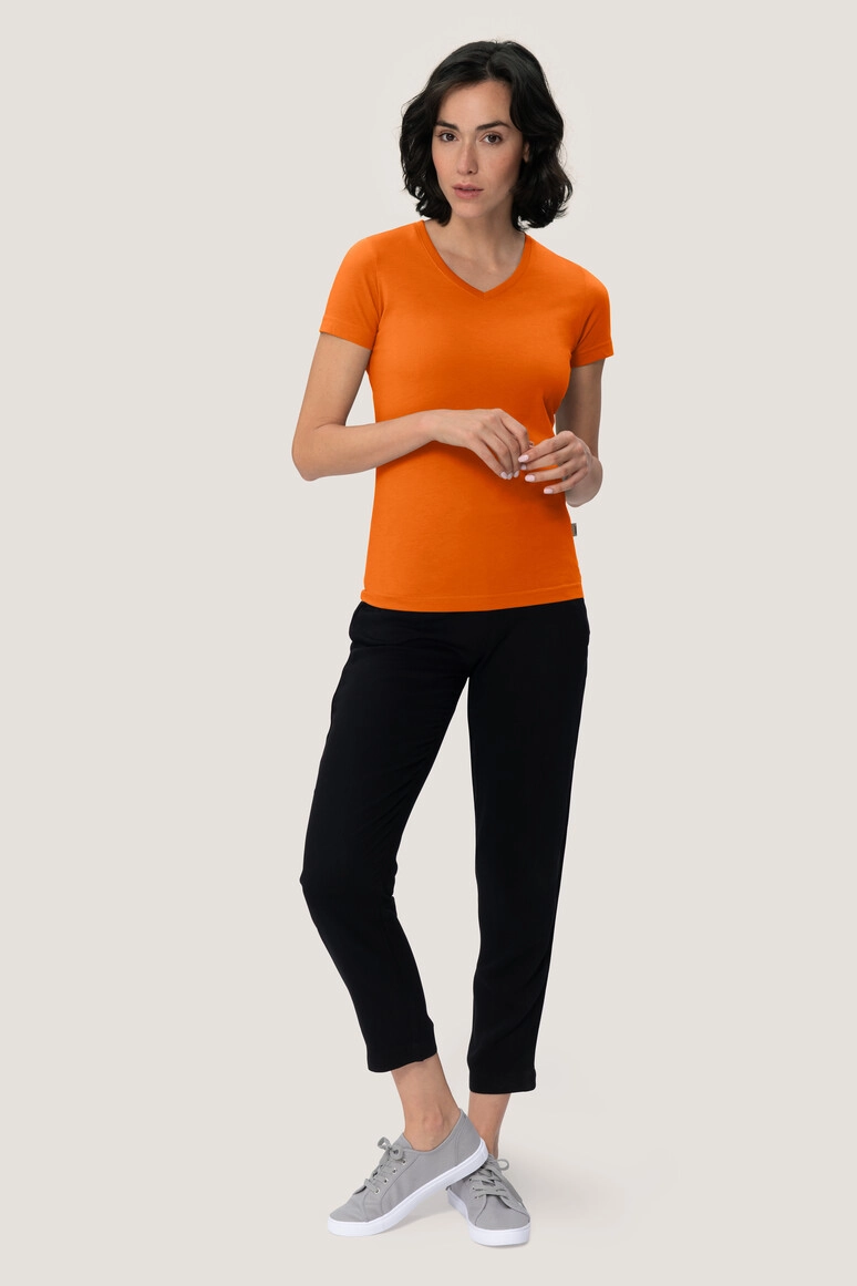 HAKRO Damen V-Shirt Mikralinar® zum Besticken und Bedrucken in der Farbe Orange mit Ihren Logo, Schriftzug oder Motiv.