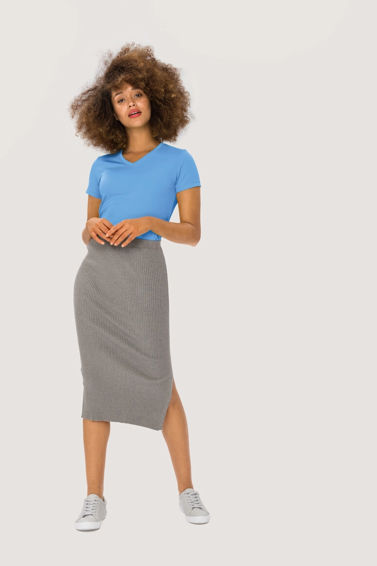 HAKRO Damen V-Shirt COOLMAX® zum Besticken und Bedrucken in der Farbe Malibublau mit Ihren Logo, Schriftzug oder Motiv.