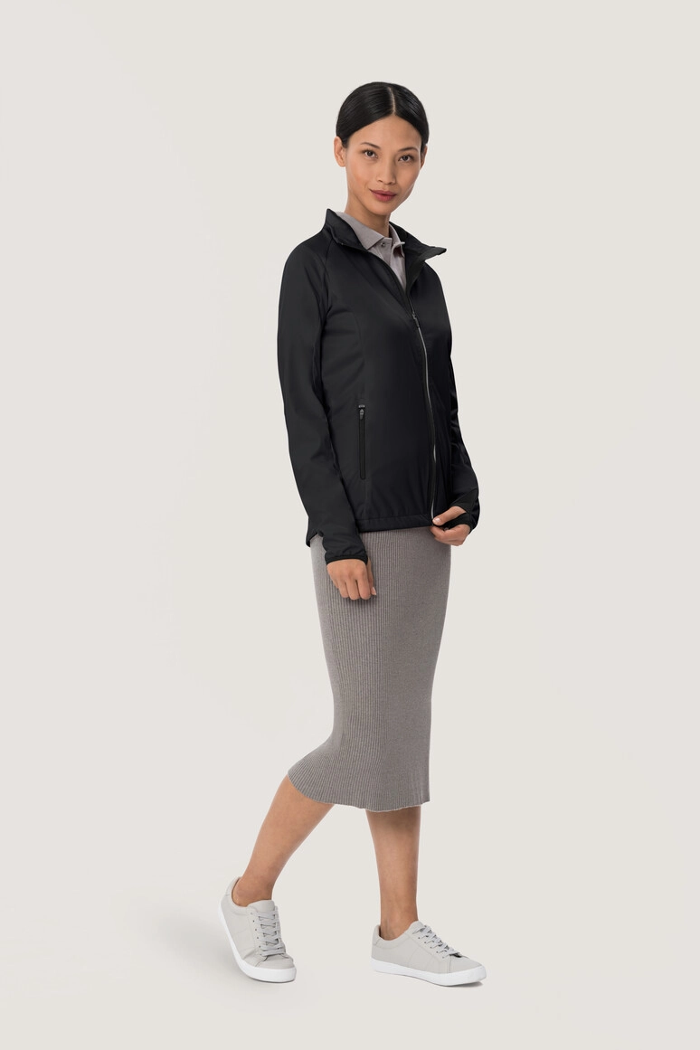 HAKRO Damen Light-Softshelljacke Sidney zum Besticken und Bedrucken in der Farbe Schwarz mit Ihren Logo, Schriftzug oder Motiv.