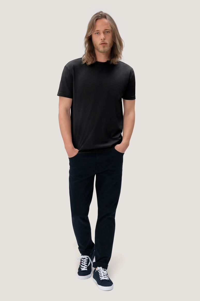 HAKRO T-Shirt Mikralinar® zum Besticken und Bedrucken in der Farbe Schwarz mit Ihren Logo, Schriftzug oder Motiv.