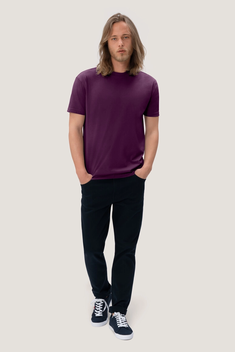 HAKRO T-Shirt Mikralinar® zum Besticken und Bedrucken in der Farbe Aubergine mit Ihren Logo, Schriftzug oder Motiv.