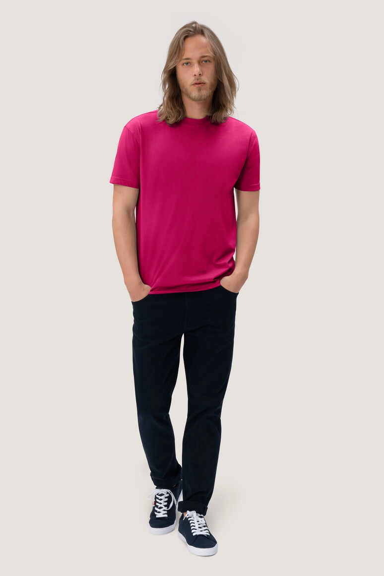 HAKRO T-Shirt Mikralinar® zum Besticken und Bedrucken in der Farbe Magenta mit Ihren Logo, Schriftzug oder Motiv.