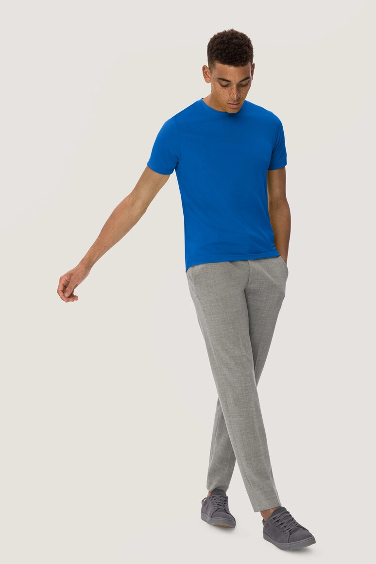 HAKRO T-Shirt COOLMAX® zum Besticken und Bedrucken in der Farbe Royalblau mit Ihren Logo, Schriftzug oder Motiv.