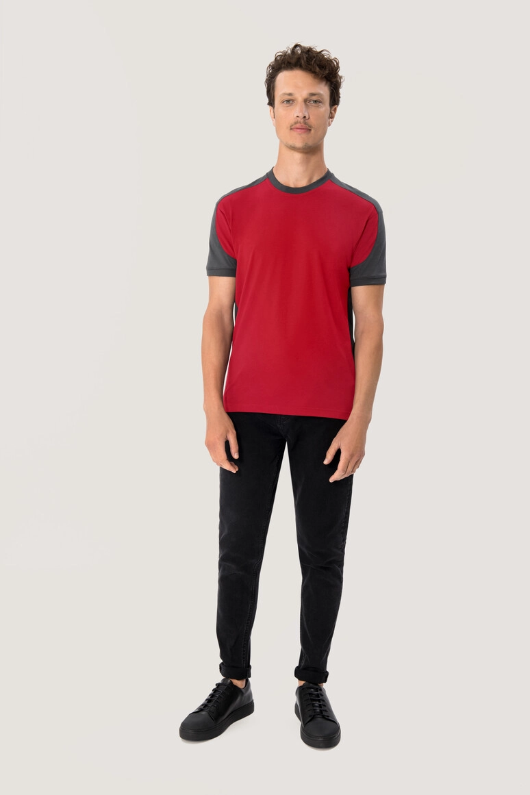 HAKRO T-Shirt Contrast Mikralinar® zum Besticken und Bedrucken in der Farbe Rot/anthrazit mit Ihren Logo, Schriftzug oder Motiv.