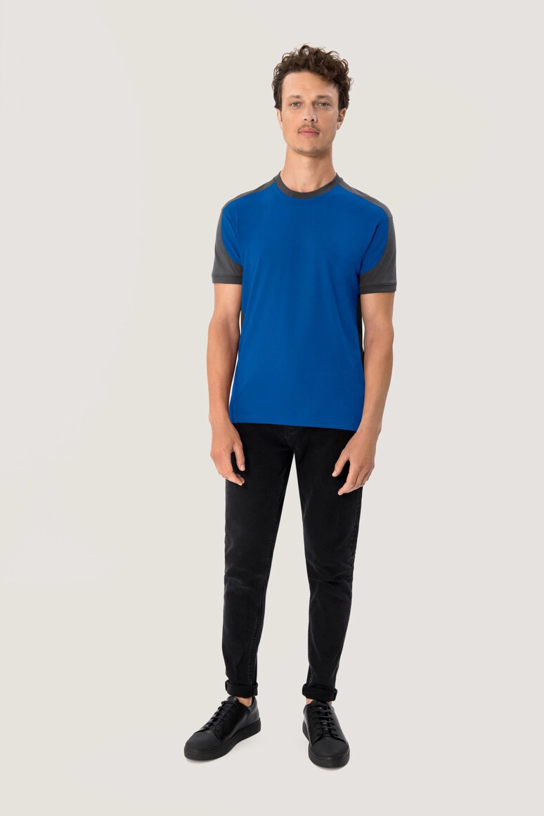 HAKRO T-Shirt Contrast Mikralinar® zum Besticken und Bedrucken in der Farbe Royalblau/anthrazit mit Ihren Logo, Schriftzug oder Motiv.