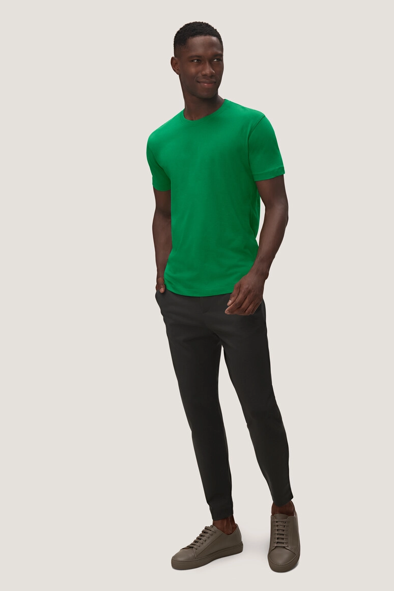 HAKRO T-Shirt Classic zum Besticken und Bedrucken in der Farbe Kellygrün mit Ihren Logo, Schriftzug oder Motiv.