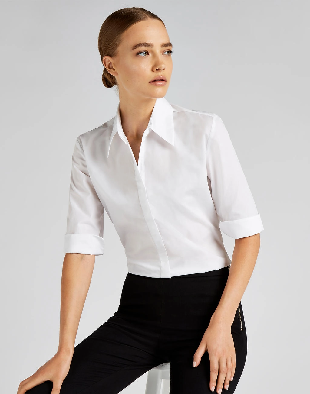 Women`s Tailored Fit Continental Blouse 3/4 Sleeve zum Besticken und Bedrucken mit Ihren Logo, Schriftzug oder Motiv.