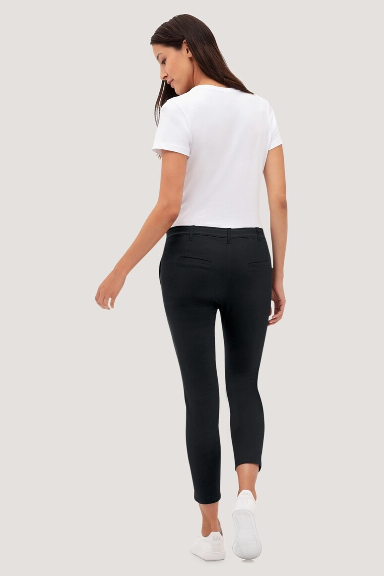 HAKRO Damen 7/8-Hose Stretch zum Besticken und Bedrucken in der Farbe Schwarz mit Ihren Logo, Schriftzug oder Motiv.