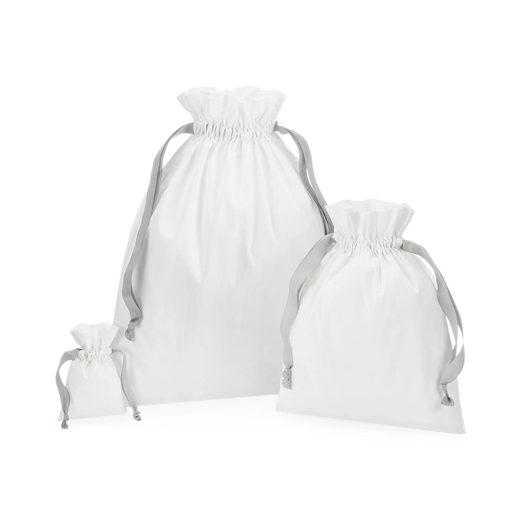Cotton Gift Bag with Ribbon Drawstring zum Besticken und Bedrucken in der Farbe Soft White/Light Grey mit Ihren Logo, Schriftzug oder Motiv.