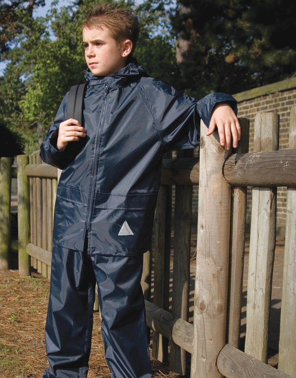 Junior Waterproof Jacket/Trouser Set zum Besticken und Bedrucken mit Ihren Logo, Schriftzug oder Motiv.