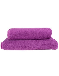 Bath Towel zum Besticken und Bedrucken in der Farbe Aubergine mit Ihren Logo, Schriftzug oder Motiv.