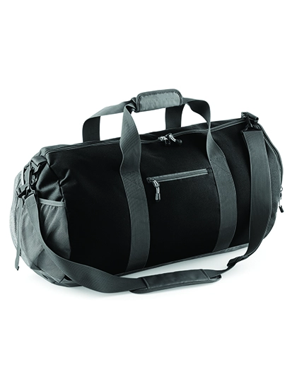 Athleisure Kit Bag zum Besticken und Bedrucken in der Farbe Black mit Ihren Logo, Schriftzug oder Motiv.