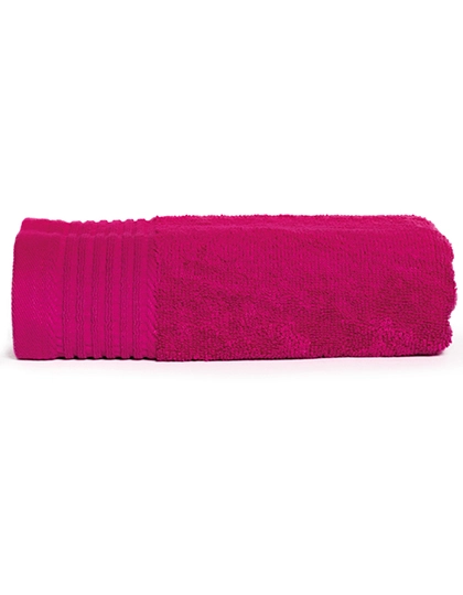 Classic Towel zum Besticken und Bedrucken in der Farbe Magenta mit Ihren Logo, Schriftzug oder Motiv.